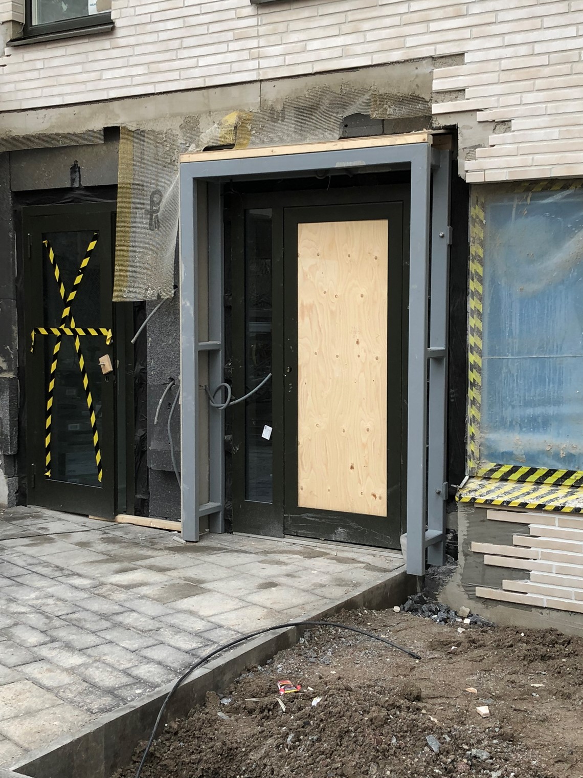 Entrér till bostadshus
